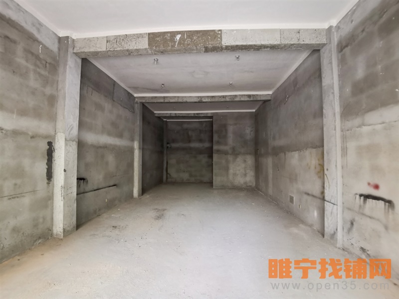 睢宁天虹世纪城大门头空铺不租