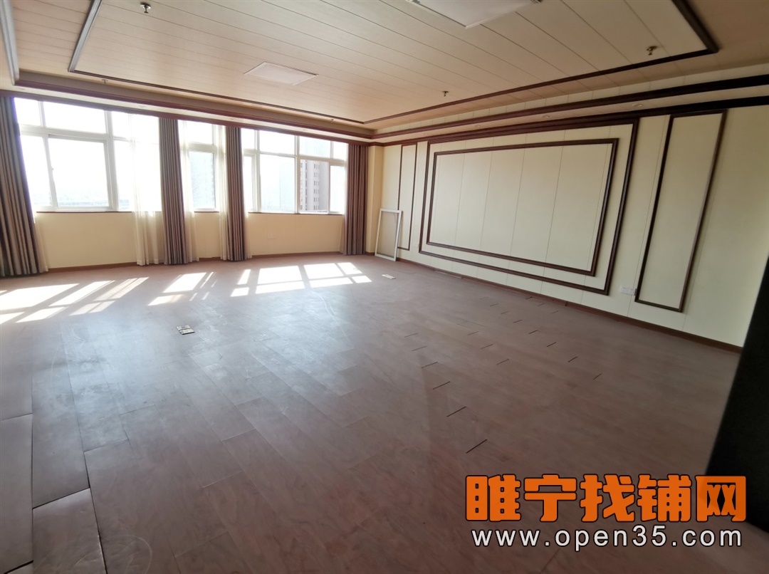 睢宁八里电商大楼带电梯办公室出租