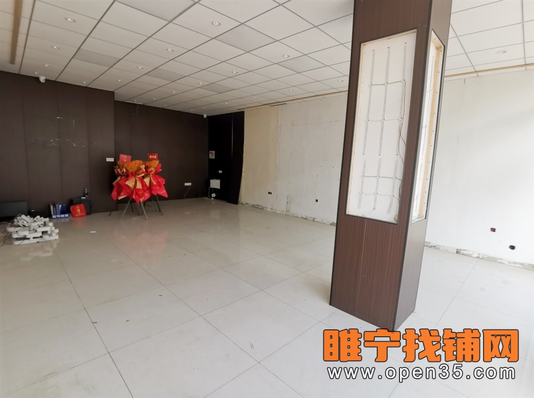 睢宁人民东路大门头空铺纯出租